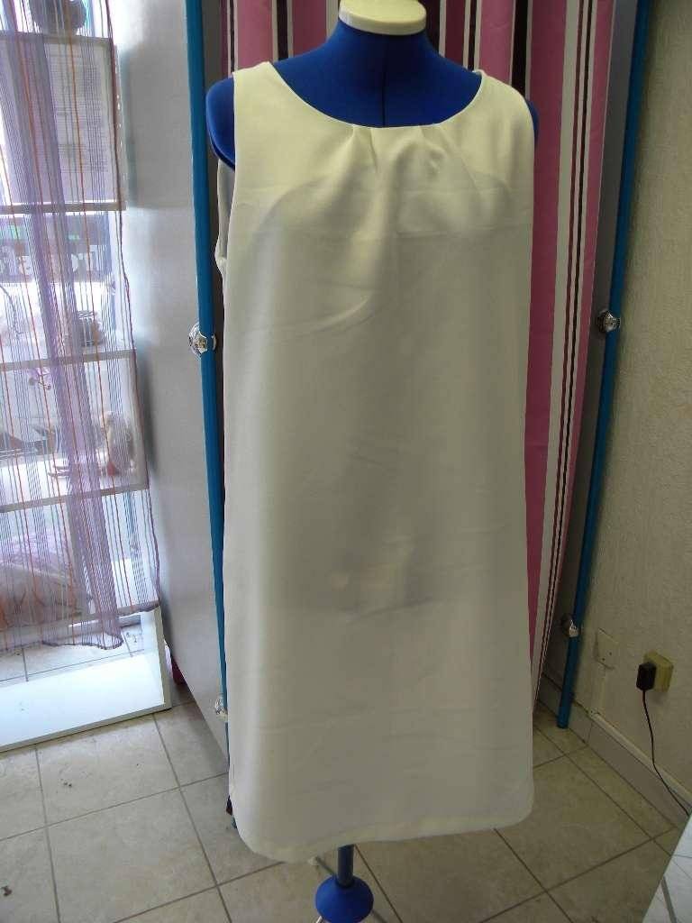 Robe blanche à partir d'un modèle